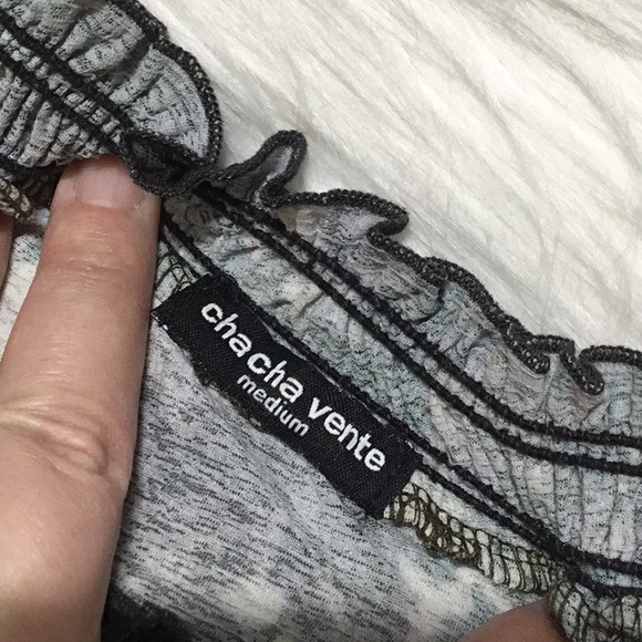 Cha Cha Vente Smocked Off-the-Shoulder Top-Medium - Picture 4 of 6